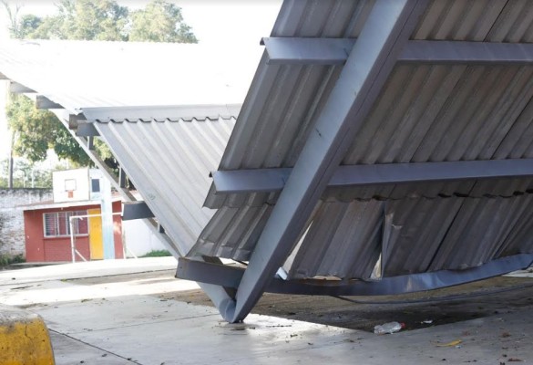 Reconoce SEPyC vulnerabilidad de techumbres en escuelas de Mazatlán