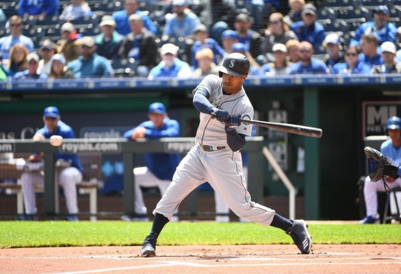 Marineros de Seattle impone marca, luego vence a Reales