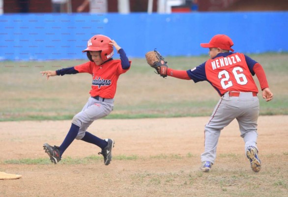 Sufre Muralla Azul derrota en Nacional de Beisbol de Ligas, categoría Pingüica