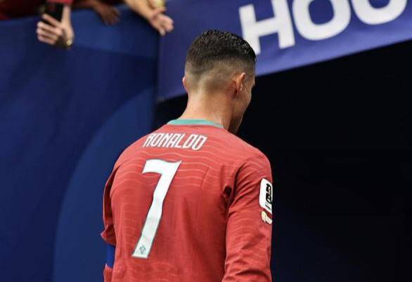 Cristiano Ronaldo dijo adiós a los Mundiales, aunque dejó en el aire el seguir jugando para la Selección.