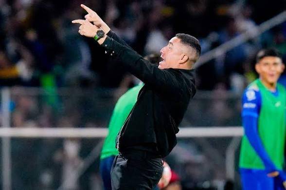 Efraín Juárez celebró de una manera inapropiada el empate de sus Pumas ante Cruz Azul.