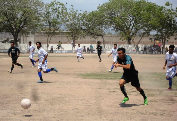 Wichis FC y Tecualilla igualan a dos goles.