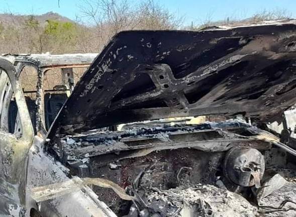 Hallan camioneta quemada en El Chilillo; presumen privación ilegal de la libertad