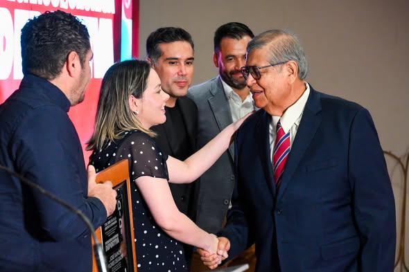 $!Rinden homenaje a las voces que han narrado la historia deportiva de Sinaloa
