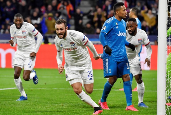 Lyon saca mínima ventaja en casa ante la Juventus