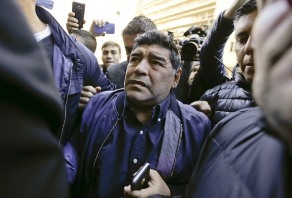 Arremete Maradona contra dirigentes tras derrota argentina