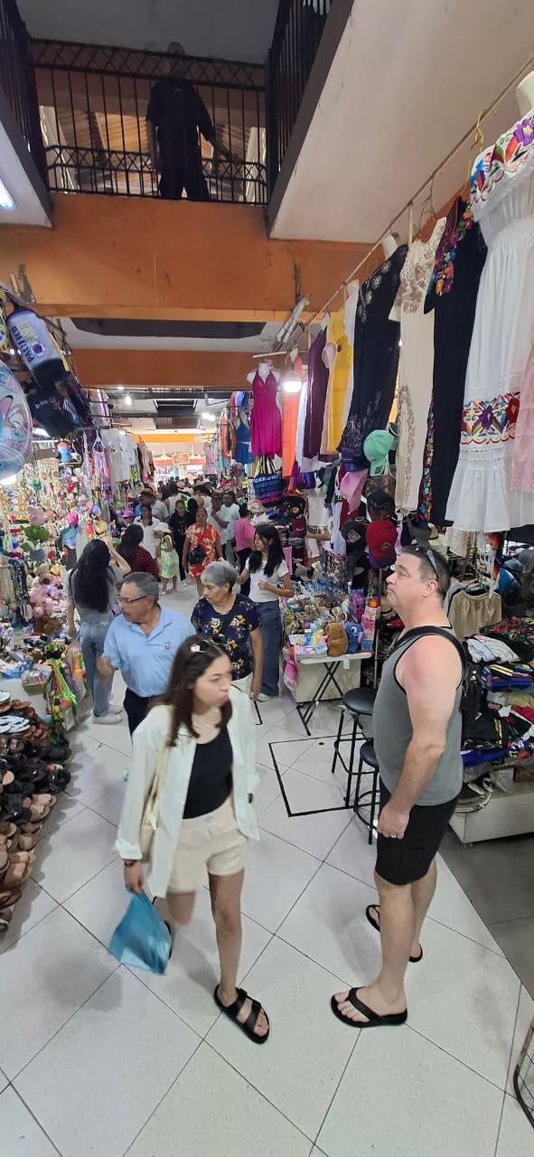 $!Mazatlán tiene un fin de semana con abundante flujo de turistas nacionales y extranjeros