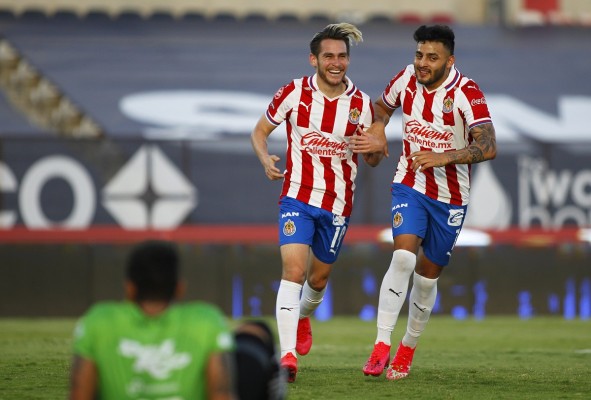 Con gol del culichi Angulo, Chivas logra su primer triunfo del Guard1anes 2020