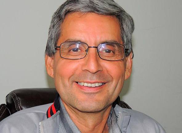 Efraín Contreras firmó con los Angelinos