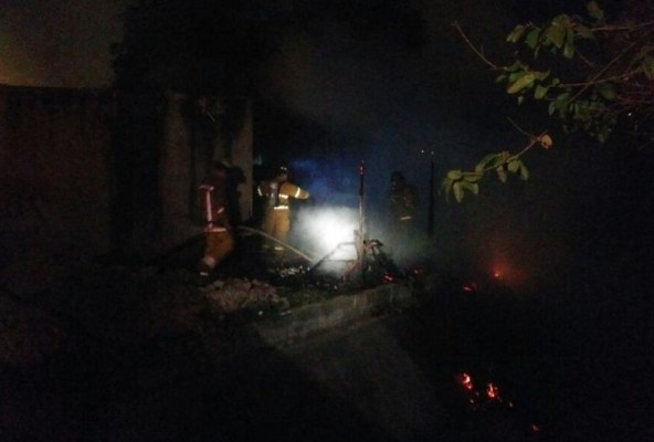 Se incendia casa de lámina en la colonia Jesús García en Mazatlán