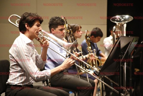 La Banda Sinfónica Juvenil del Estado de Sinaloa.