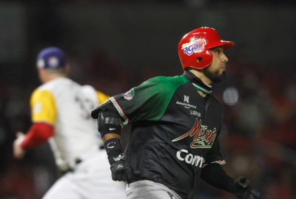 Jesús Jesse Castillo conectó jonrón y remolcó cuatro carreras en el triunfo de Tomateros de Culiacán en la Serie del Caribe Mazatlán 2021.