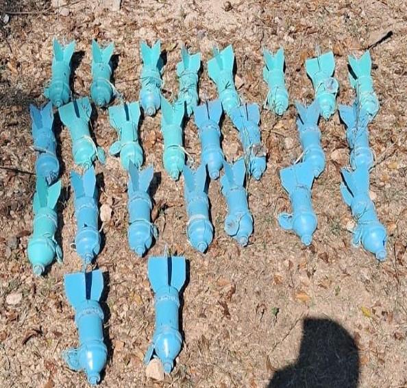 $!Decomisan vehículos blindados, armas, artefactos explosivos para dron, droga y ponchallantas en Sinaloa