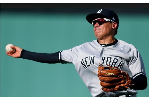 Ronald Torreyes regresa a Chicago por un jugador a designar y dinero en efectivo.