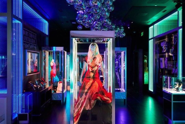Lady Gaga inaugura su primera tienda-museo en Las Vegas