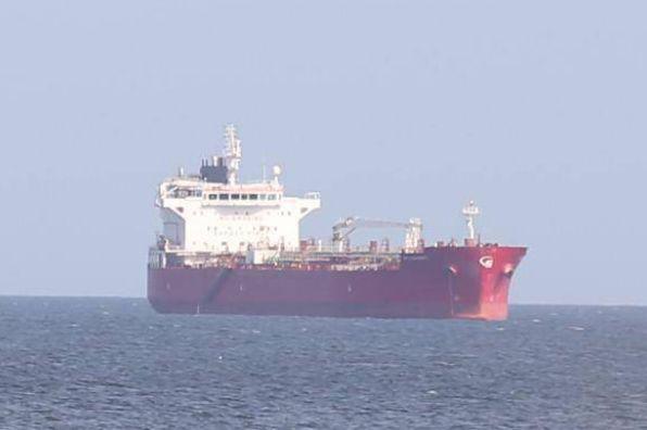 Se mantiene en cuarentena barco en el que 9 de sus 23 tripulantes resultaron positivos al Covid-19