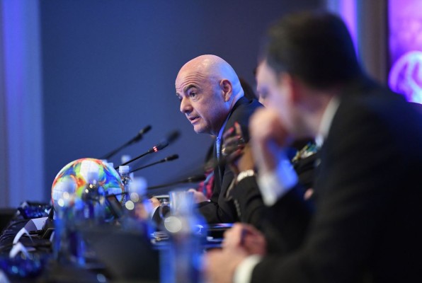 El Consejo de la FIFA ve viable una Copa del Mundo con 48 equipos. (Foto: @fifacom_es)