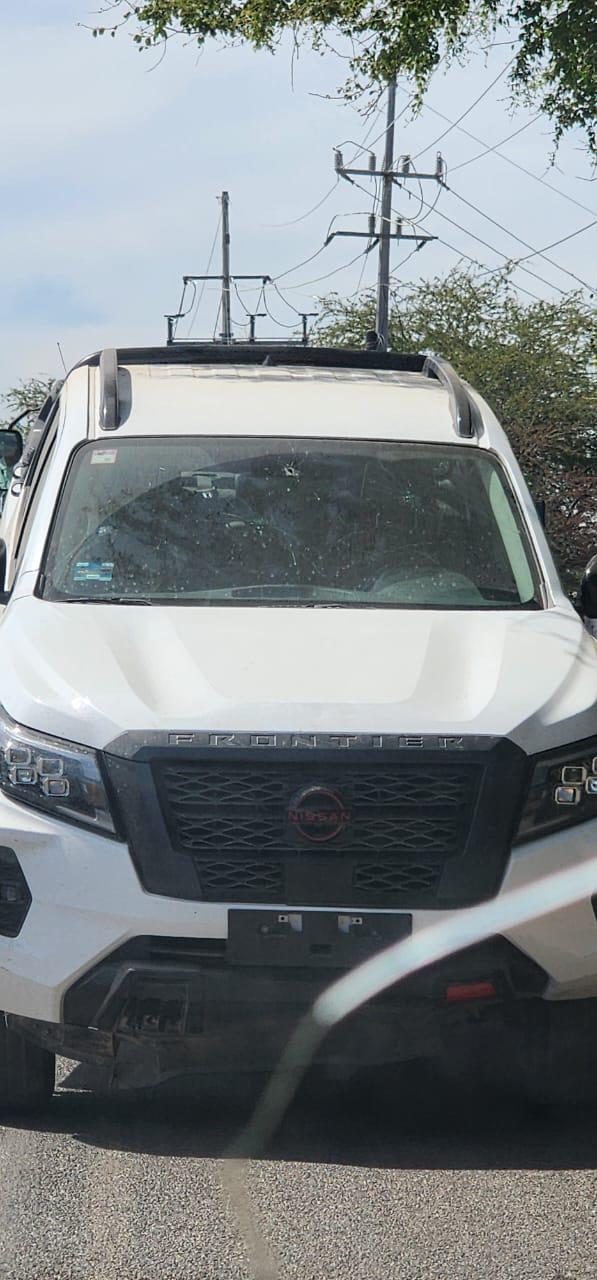 $!Detienen a un hombre y aseguran una camioneta baleada en Culiacán