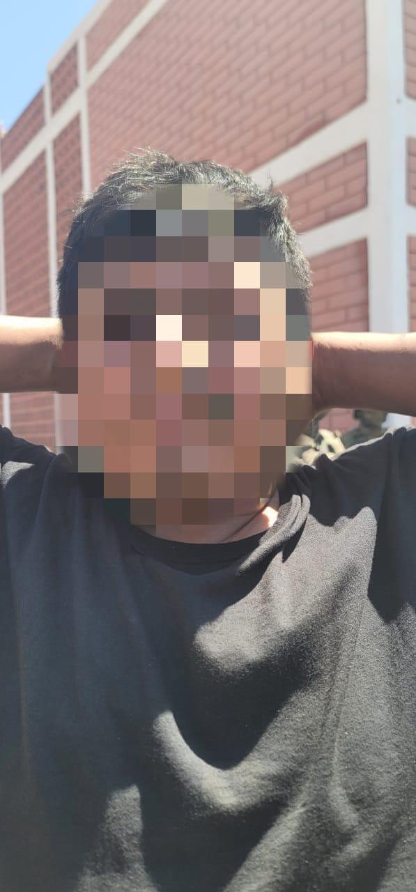 $!Detiene Marina a cinco civiles y asegura vehículos, arsenal y municiones en Culiacán