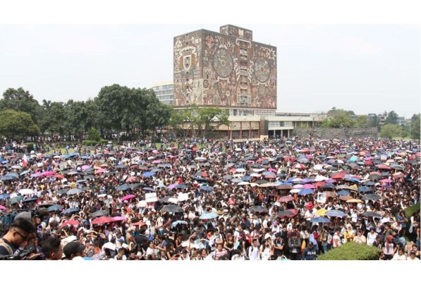 UNAM Marchan 30 mil en CU exigiendo seguridad y salida de los llamados porros