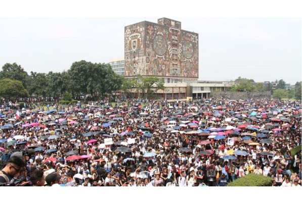 UNAM Marchan 30 mil en CU exigiendo seguridad y salida de los llamados porros