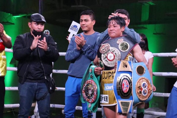 Guadalupe Bautista es la primera mujer en conseguir un título mundial en Culiacán. Foto: Facebook Green Day Boxing Promotions
