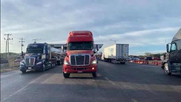 En una de las carreteras de Zacatecas ha habido bloqueos de productores.