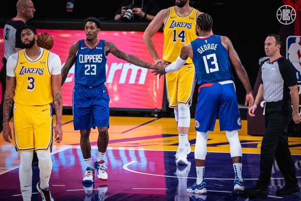 Los Clippers se impusieron a los campeones Lakers, en el inicio de la NBA.