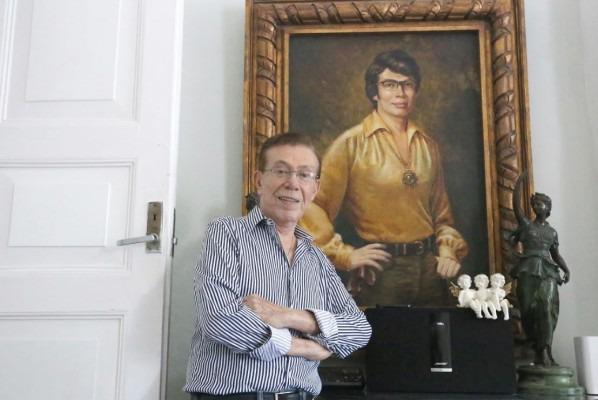 Pinta el maestro Armando Nava su último cuadro