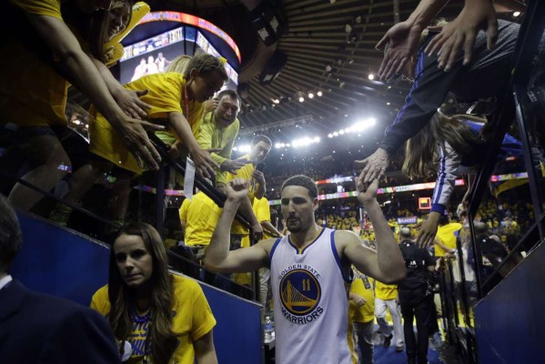 Curry y Thompson llevan a los Warriors a la final del Oeste