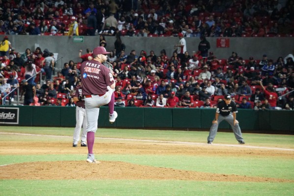 Óliver Pérez ha tenido buena actuación con Cleveland.