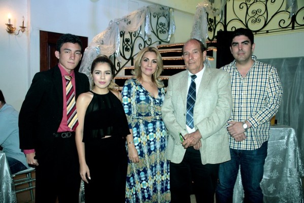 Celebra 70 años de vida, Manuel Lazcano