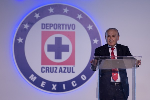 Congelan cuentas de Billy Álvarez y otros directivos de Cruz Azul por presunto lavado de dinero
