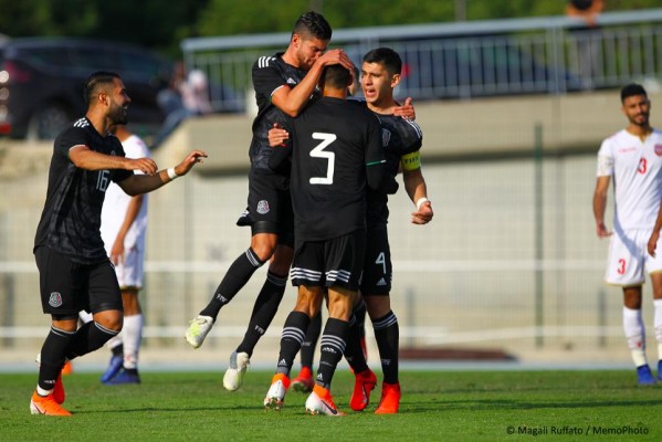 México se mide este domingo a China.