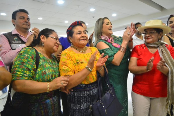 A que los ciudadanos se involucren en sus derechos humanos, llama Rigoberta Menchú desde Sinaloa