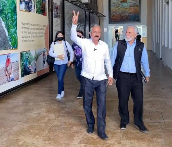 Alcalde de Culiacán acude al Congreso; alega que le dieron expediente incompleto sobre juicio político