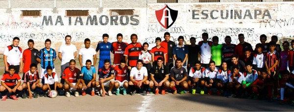 La cita es este domingo, a las 15:00 horas, en el campo de Atlas.