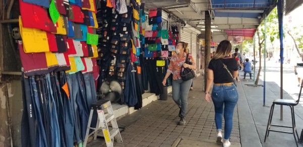 Inicia hoy reapertura gradual de comercios en Sinaloa