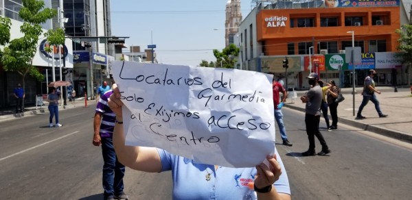 Locatarios del Centro de Culiacán toman las calles para exigir que los dejen trabajar
