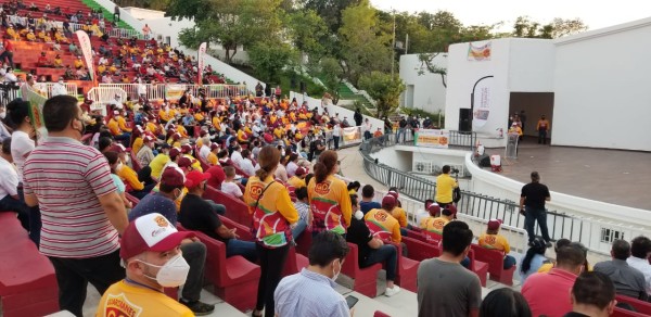 Reúne Estrada Ferreiro a un millar de personas para inaugurar plan anti Covid