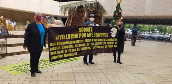 'Los derechos no se negocian'; recriminan maestros jubilados a Quirino fondo de vivienda