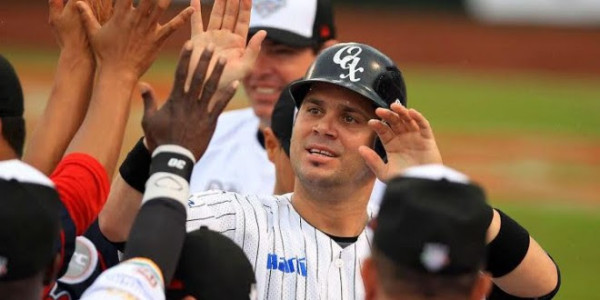 Sánchez viene a aportar experiencia, bateo y buena defensa.