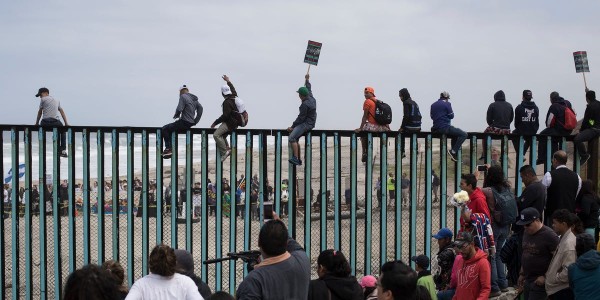 AMLO considera plantear a Trump una reforma migratoria para regularizar a mexicanos en EU