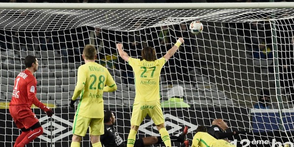 Con gol de Sala, Nantes vuelve a ganar y escala al puesto 11