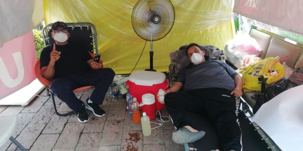 En Culiacán, sin atención de autoridades después de tres días de huelga de hambre: comerciantes