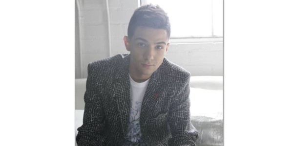 De gira Luis Coronel por México
