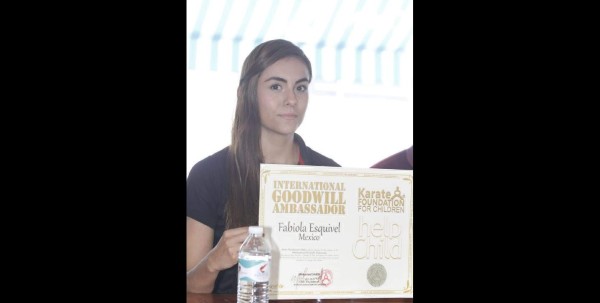 Regiomontana Fabiola Esquivel regresa con plata del Abierto de Karate Do Sharjah