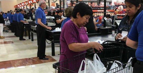 Consumo privado en México cae 2.6% en marzo