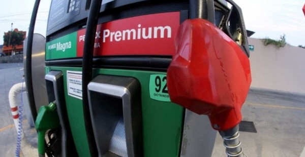 Sener desmiente que Pemex deje de producir gasolina Premium