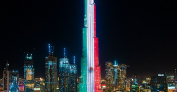 Burj Khalifa, rascacielos más alto del mundo, se cubre con colores de la bandera de México